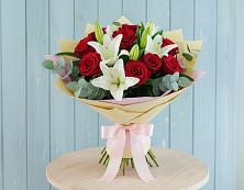 Букет цветов из:  Лилии и Розы в Аксиньино