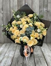 Букет цветов из:  Розы и Лизиантусы в Аксиньино