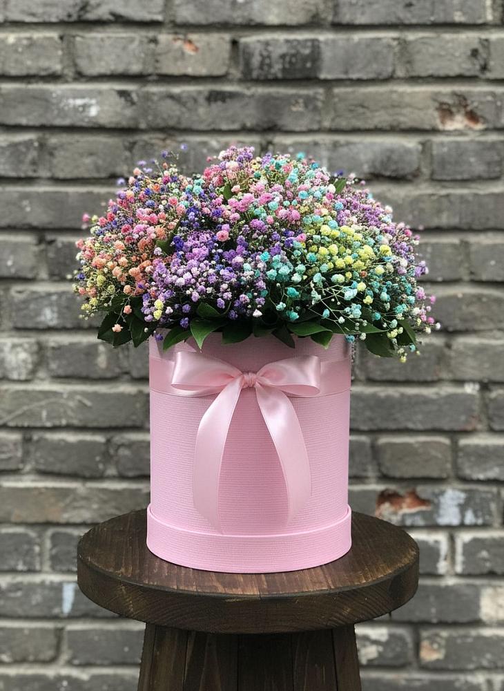 Цветочная композиция из Гипсофила и Розы в шляпной коробке в Аксиньино