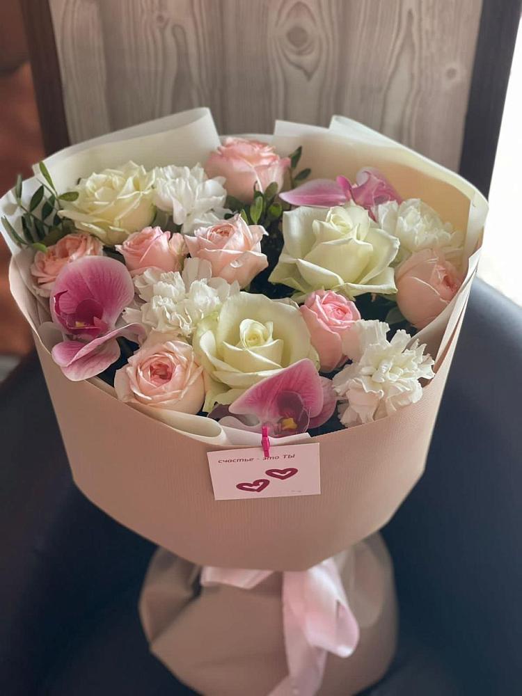 Букет цветов из: Орхидеи, Розы и Гвоздики в Аксиньино