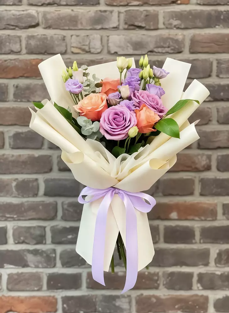 Букет цветов из: Лизиантусы и Розы в Аксиньино