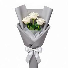 Букет 3 белые розы в Аксиньино