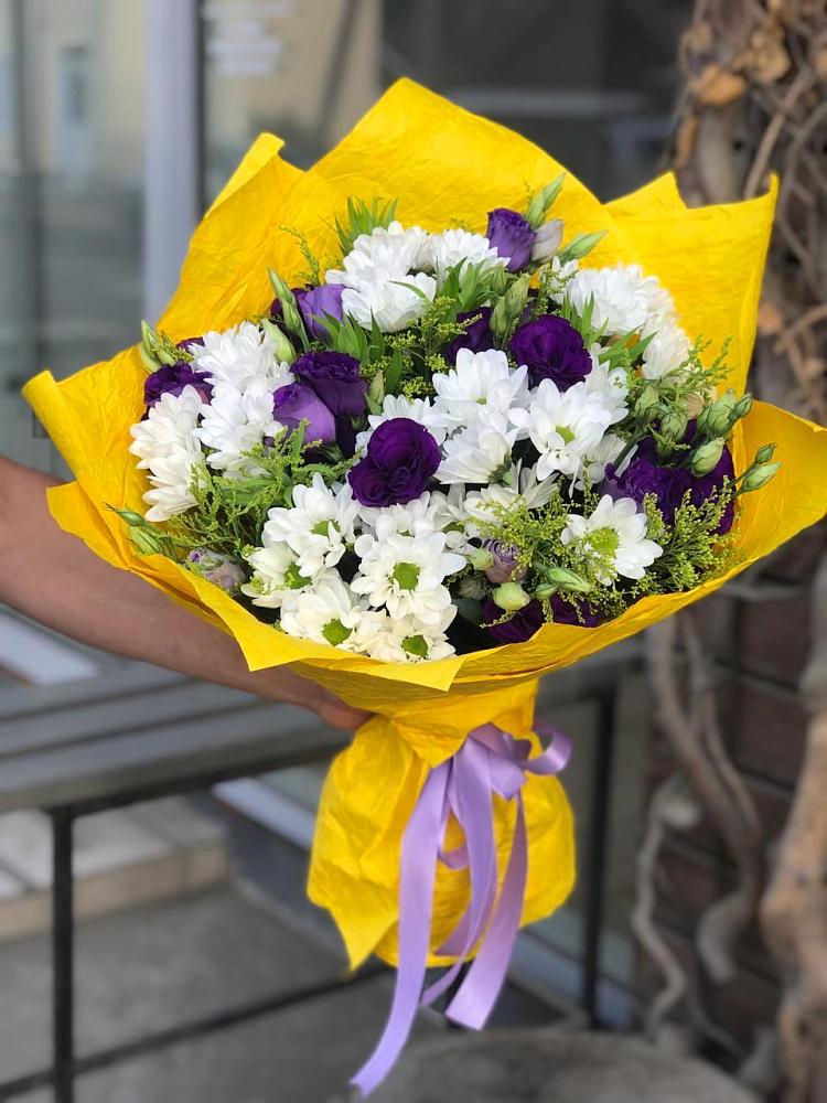 Букет цветов из: Ирисы, Хризантемы и Ромашки в Аксиньино