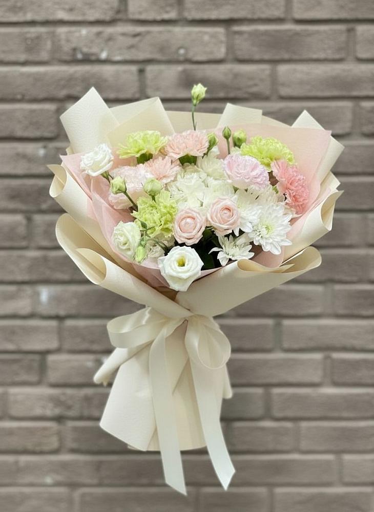 Букет цветов из: Гвоздики, Розы, Лизиантусы и Хризантемы в Аксиньино