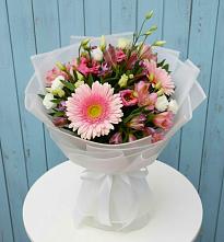 Букет цветов из:  Герберы, Альстромерии и Лизиантусы #REPLACE_PRED# Аксиньино