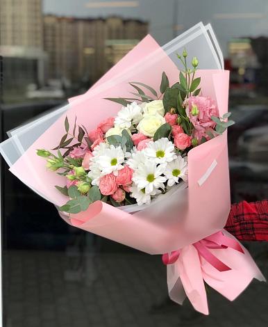 Букет цветов из: Розы, Лизиантусы и Хризантемы в Аксиньино