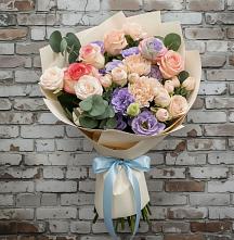 Букет цветов из:  Розы, Лизиантусы и Гвоздики #REPLACE_PRED# Аксиньино